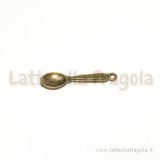 Charm cucchiaino in metallo color bronzo 24x6mm