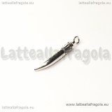 Charm cornetto portafortuna in metallo argento antico 25x4mm