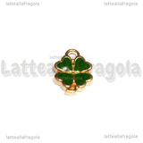 Charm Quadrifoglio in metallo dorato smaltato 13.5x10mm