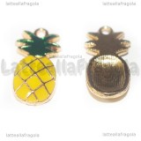 Charm Ananas in metallo dorato smaltato 23x12mm