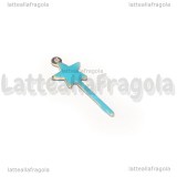 Charm Bacchetta Magica in rame dorato smaltato azzurro 20x8mm